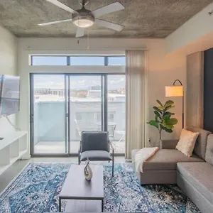 Unique 1bd -central Downtown - Gym, Pool, Parking Apartment Phoenix